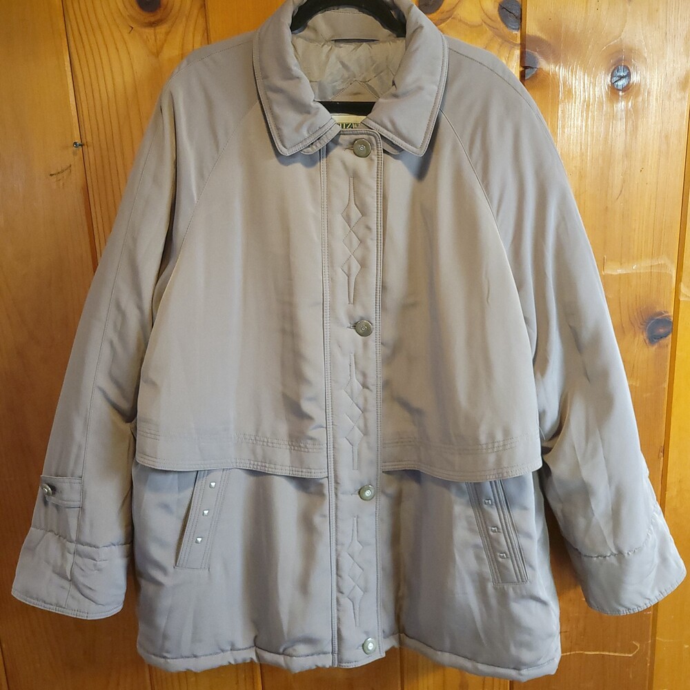 Fitzwright 2X Woman Beige Jacket with Studded Pockets and Cape